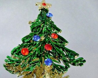 SALE Vintage Christmas Tree Brooch. Rhinestone Christmas Tree Pin.
