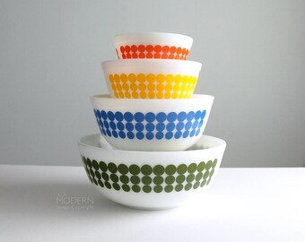 Vintage Pyrex New Dots 401 402 403 404 Milk Glass Mixing Bowl Complete Set