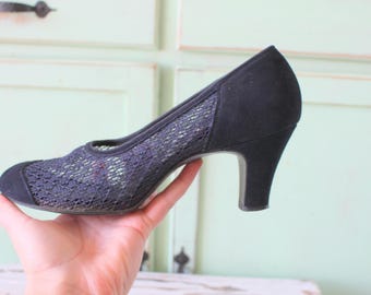 1960s BLUE SUEDE SHOES Lace Heels...size 6 7 womens...mad men. pumps. shoes. hollywood. glam. blue heels. mod. 1960s heels. 1950s heels