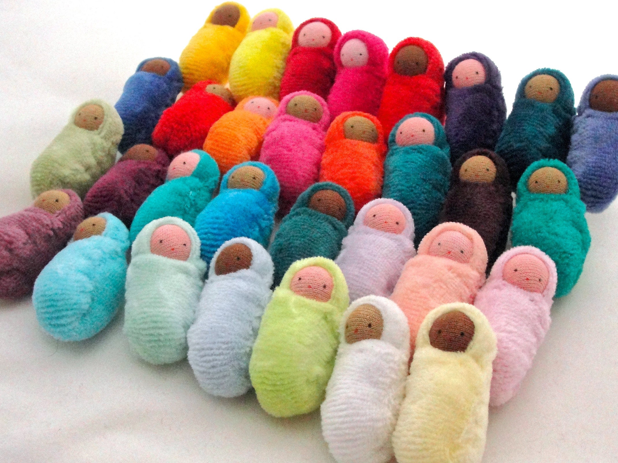 15 Little dolls // waldorf party favor // small bunting baby