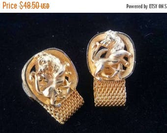 Now On Sale Vintage Lion Cuff Links - Mid Century Suit & Tie Accessories - 1950's 1960's Gold Tone Metal Wrap Around Cufflinks -
