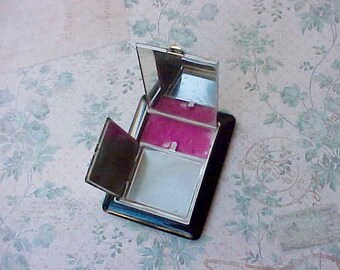 Pretty Vintage Art Deco Era Powder and Rouge Compact