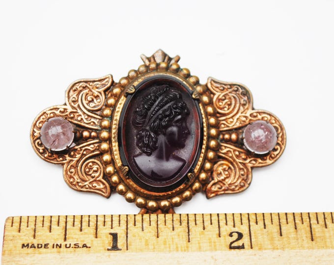 Glass Cameo Bar Brooch - Purple molded glass- Gold Brass Metal - women profile - Victorian pin