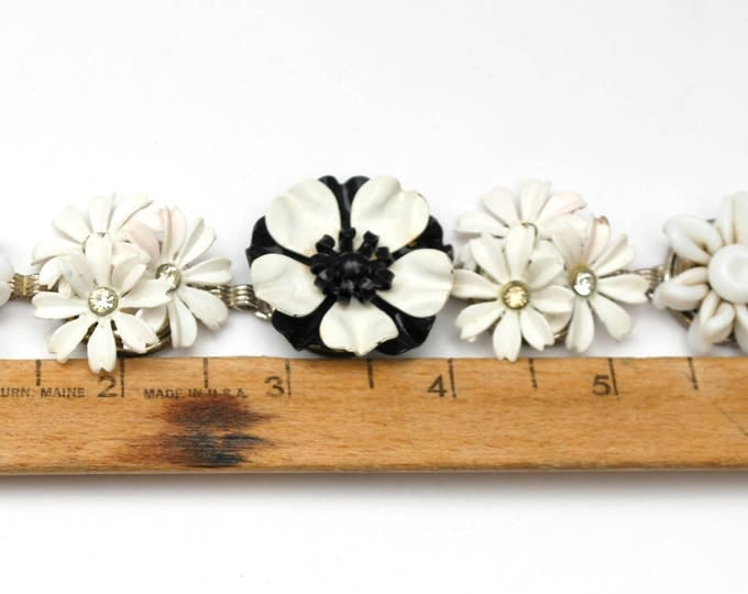 Flower bracelet and Adjustable ring Set - Black White - Enamel flower - White milk glass - Lucite - Rhinestone