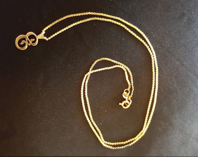 Grandmas 14kt Gold Necklace Letter E