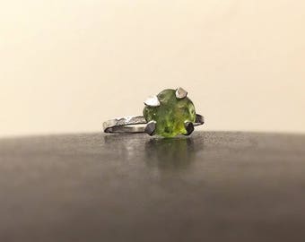 Raw peridot ring, Peridot jewelry, Real peridot,Sterling Silver Ring, Chakra,Yoga,Genuine,Natural Green Ring