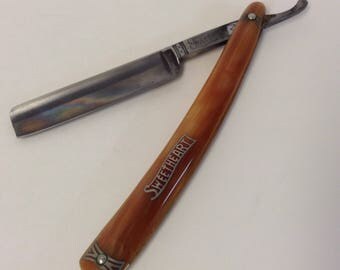 Sweetheart Straight Razor, Antique Art Deco Horn Scales Shaving Razor, Men's Vintage Barber Supplies, Cogswell Lab's German Steel, Lowell MA
