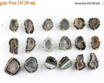 Stud 5 Pairs Wholesale Agate cave druzy or tobasco druzy prong set black