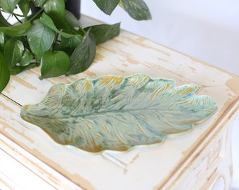 Green Gold Leaf Pottery Tray/Handmade Green Pottery Tray/Ceramic Leaf Tray/Leaf Ceramic Tray/Pottery Leaf/Green Gold Leaf Tray/Handmade Tray