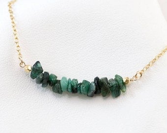Natural Raw Emerald Bar Necklace, Gemstone Layering Necklace, May Birthstone Necklace, Delicate Necklace, Minimalist Beaded Bar Necklace