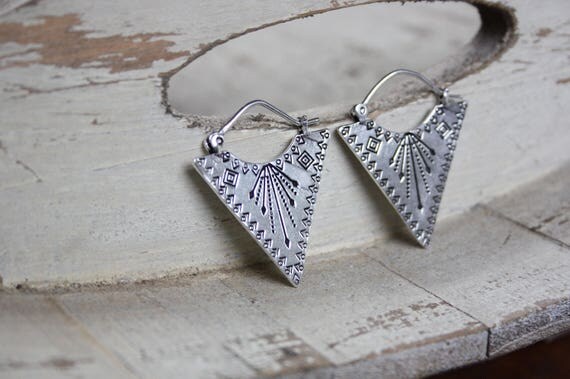 AZTEC STAMPED EARRINGS -Navajo- Tribal jewellery- Sacred Geometry - Lotus Flower- Silver Plated - Gift Set- Flower earrings