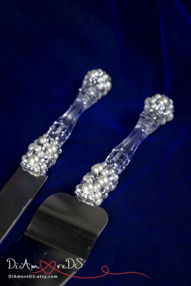 Pearls and crystal cake server and knife silver wedding cake