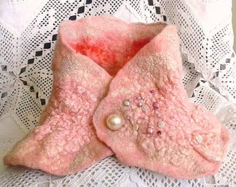 Nuno Felted Wool Collar Nuno Felt Scarf Pink felt Scarf Felted shawl Felt pink neckpiece Neckwarmer Gift for her Christmas gift Boho collar