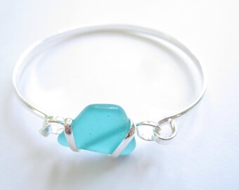 Silver Plated Bangle with Emerald Green Sea Glass Piece-Sea Glass Bracelet-Beach Glass Bangle-Beach Glass Jewelry-Sea Glass Jewelry-Bracelet