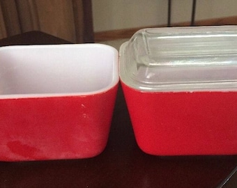 Vintage Pyrex Set of 2 RED Rectangle Ovenware Refrigerator Dishes. ID# 17-37