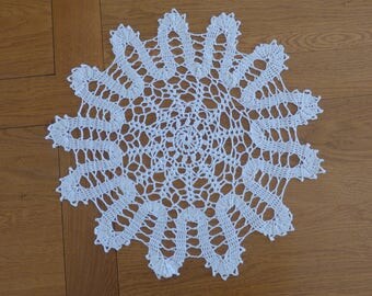 Ecru cotton doily
