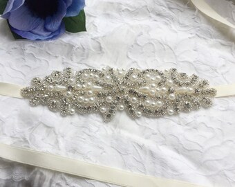 Wedding belt, embellished belt for dress, bridal sash, wedding dress belt, rhinestone belt for dress, pearl bridal sash, bridal belt