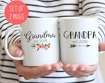 Grandparents mugs, Gift for new Grandparents, Grandma and Grandpa mugs, Pregnancy reveal mugs, 2017 or 2018 (M384 M404 2D)