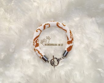 Golden flowers beaded bracelet
