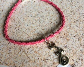 Pink cord/rope tibetan silver gecko charm bracelet, faux leather gecko charm bracelet, gecko bracelet, ladies gift, gecko charm bracelet,