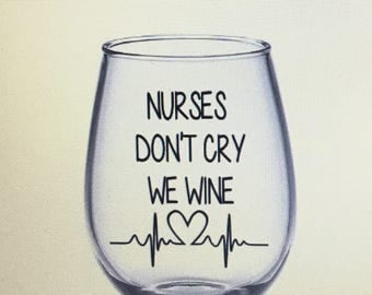 Nurse wine glass. Nurse gift. Rn wine glass. Rn gift. Registered nurse wine glass. Nursing student gift. Er nurse. Trauma nurse. Trauma quee