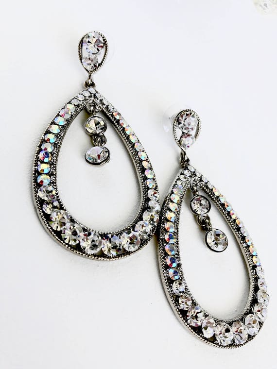 drop earrings // iridescent gems // silver detail