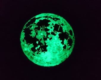 Full moon Glow in the dark