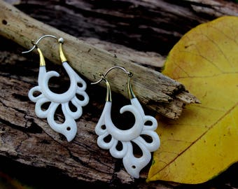 Fake Gauge Earrings - Natural White Bone Fancy Spiral Tribal Expanders Hand Carved Organic Fake Piercings