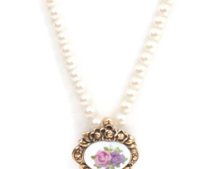 Simulated Pearl Necklace Rosebud Enhancer 19 Inch Necklace Signed Avon Vintage