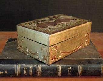 Vintage Italian Florentine Wood Trinket Box /Antiqued Gold and Bronze / Gold Gilt / Jewelry Box / Gift Box