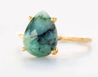 Green Raw Emerald Ring Gold, May Birthstone Ring, Gemstone Ring, Stacking Ring, Gold Ring, Tear Drop Ring, Prong Set Ring, Gift for Her