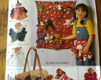 Simplicity Crafts Pattern #7695 Tote Organizers, Apron, Sleeping Bag and Clothes for 9" Bean Bag Animals