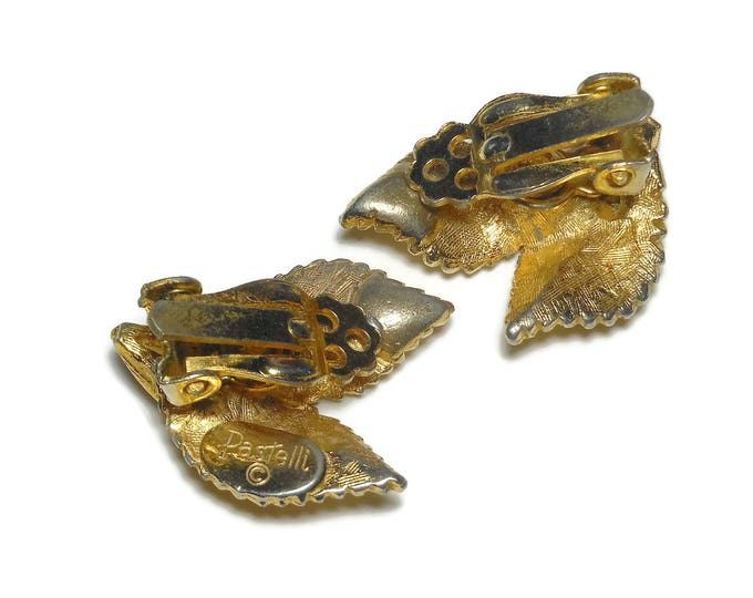 Pastelli clip earrings, signed Pastelli, gold leaves clip earrings, great detailing, Pastelli was a high end line of Royal of Pittsburgh