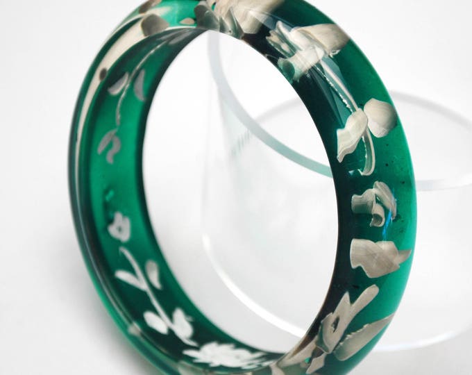 Green White Flower Bangle - Reversed Carved - molded white Intaglio floral - Green Lucite bracelet