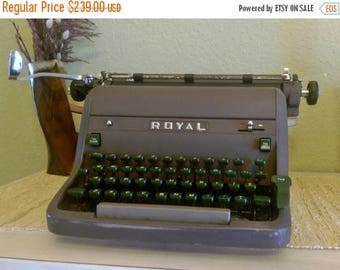 Back2School Royal HH Typewriter 1950s Vintage Professionally Cleaned and New Ribbon - Manual Desktop Model with Original Cover