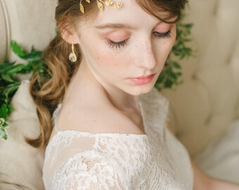 Ivory Gold Bridal hair piece, Gold Bridal headpiece, Gold Tiara, Gold Wedding Tiara, Gold Bridal Wreath, Gold Bridal Vine