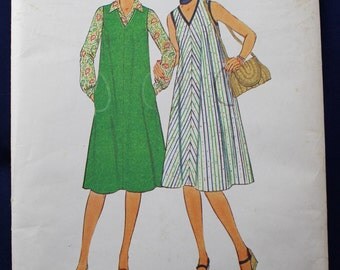 Sewing Pattern for a Woman's Dress in Size 24-26 - Simplicity 8056