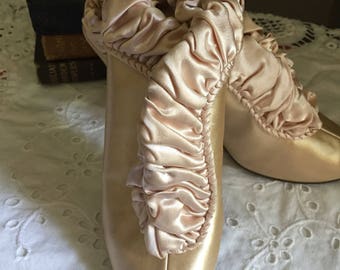 1940's Daniel Green Boudoir Slippers in Pale Pink Satin