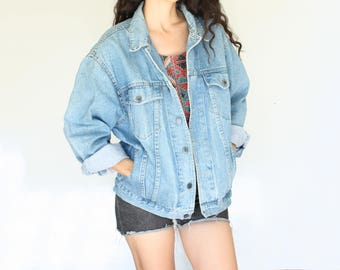 oversized 80s jean jacket L light blue wash denim vintage jacket early 90s grunge denim jacket trucker jacket womens mens distressed Large
