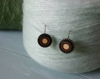 Earrings from recycled paper