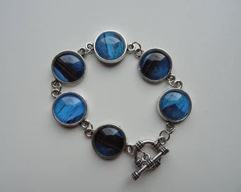 A dreamy blue cabochon bracelet