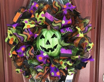 Halloween pumpkin wreath, Halloween wreath, Halloween door decor, pumpkin decor, pumpkin wreath, outdoor wreath, Halloween pumpkin decor