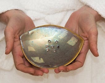 Ceramic soap dish,Bathroom vanity,soap holder,vanity decor,metalic glaze bowl,bathroom accessories,gift for her,valentines day gift idea