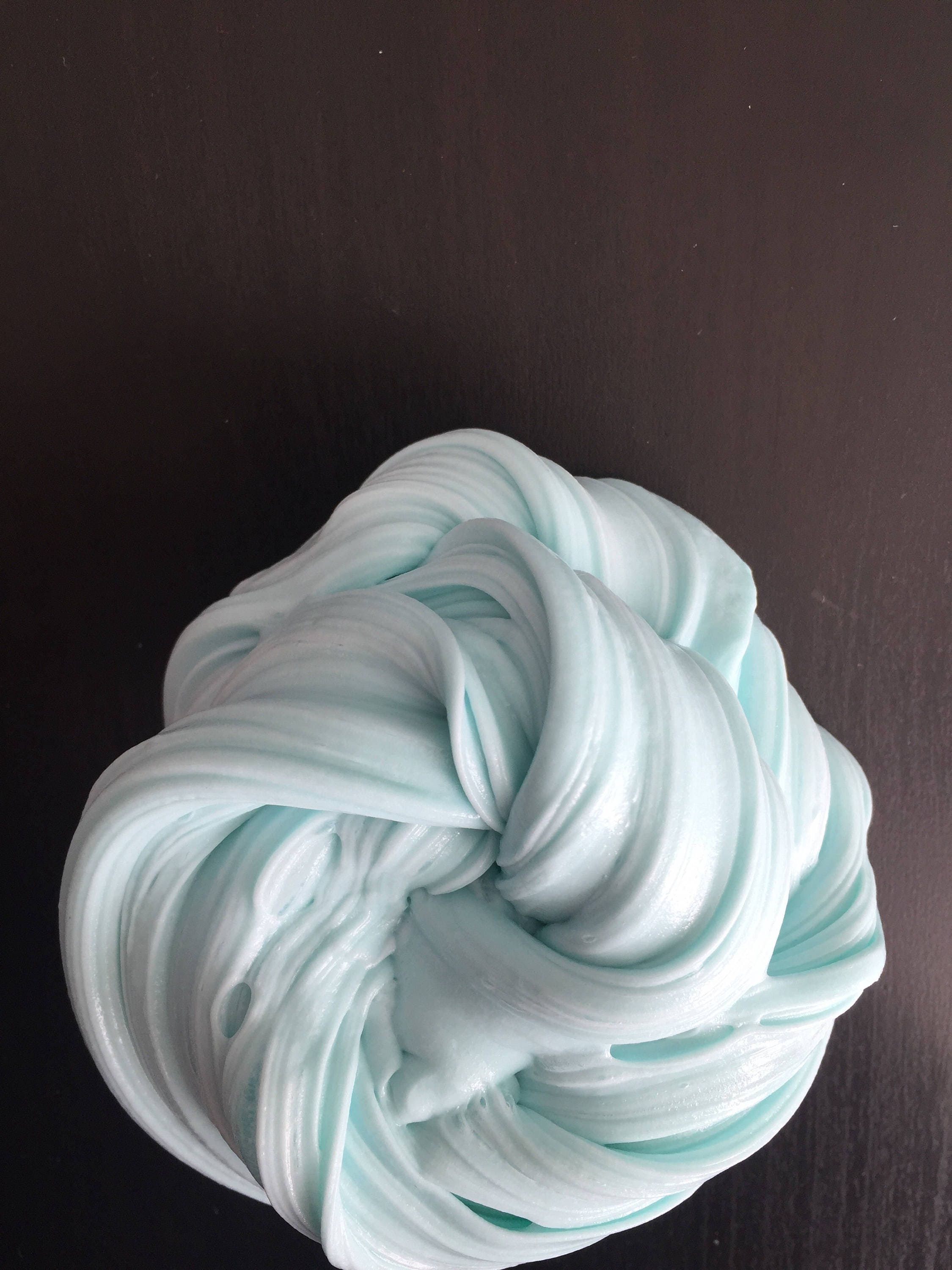 Baby blue bubblegum scented fluffy slime 100g in tub