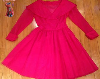Knock-out pink 50s party dress