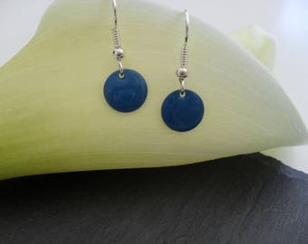 Earrings with enamel