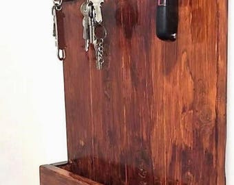 Cute rustic wood key holder