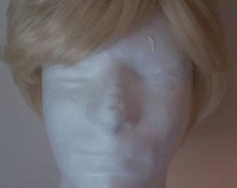 Short Layered Blonde Wig