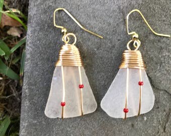 Red Accent on White with Gold