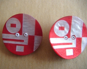 Mother of Pearl geometric clip earrings red and white